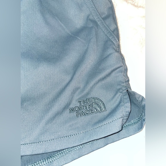 THE NORTH FACE Women's Aphrodite Motion Short in Goblin Blue - Picture 5 of 8
